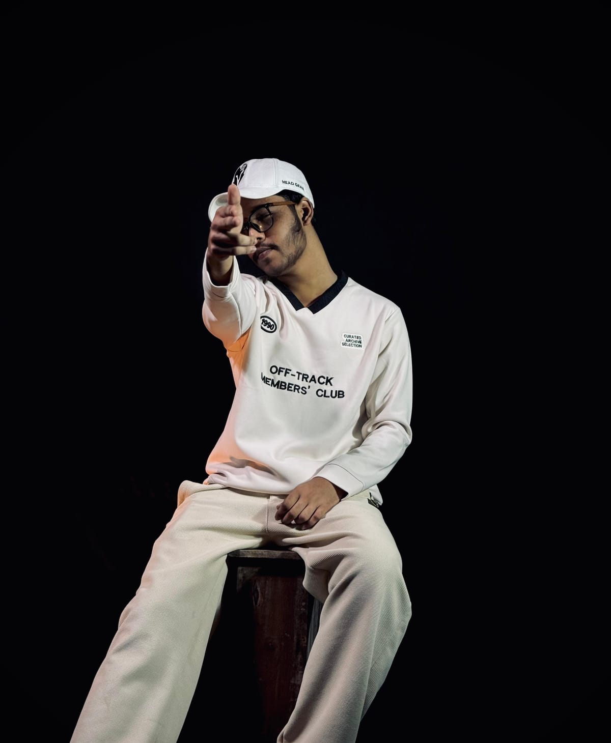 1990 Off Track Members' club V neck full sleeve sweatshirt