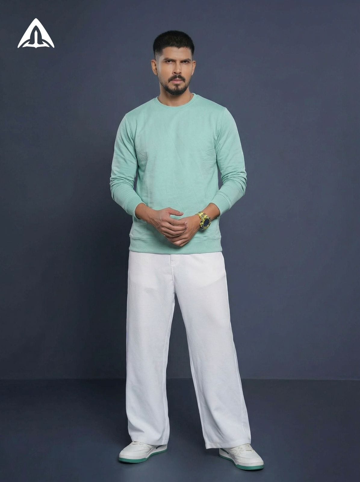 ACENTRIC'S Round-Neck Pullover Sweatshirt